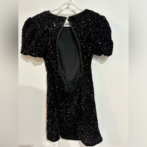 Black dresses - Picture 6 of 7